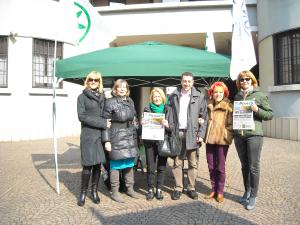 Il banchetto dell'8 Marzo della Lega Nord a Novara